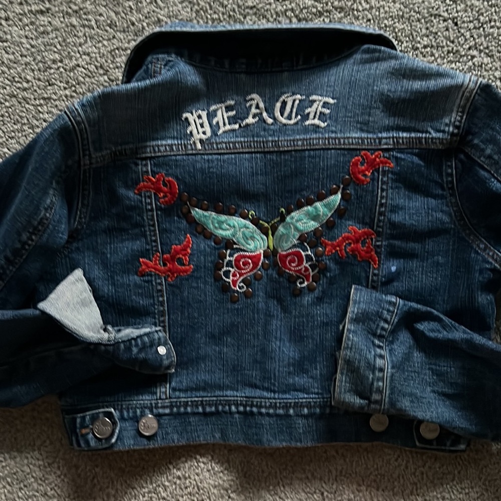 Cropped jeans, jacket. - Picture 3 of 3